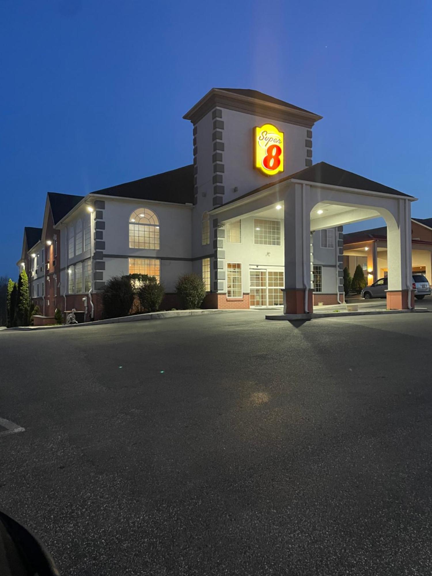 Super 8 By Wyndham Harrisburg Hershey North Eksteriør bilde